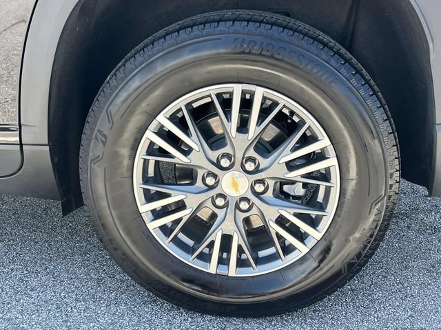 Used 2026 Chevrolet Traverse LT FWD image 9