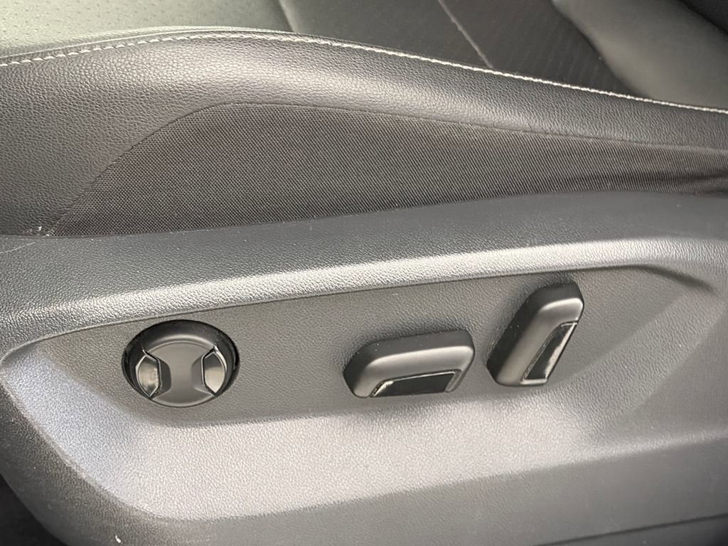 Used 2019 Volkswagen Tiguan SEL AWD/4WD image 26