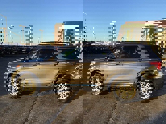 Certified 2023 Ford Explorer XLT w/ Equipment Group 202A image 2