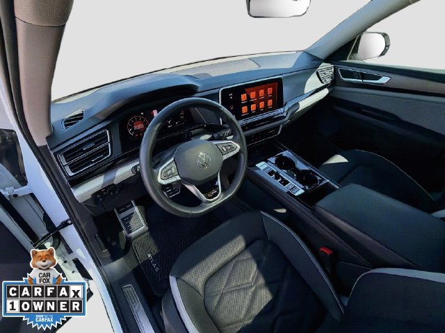 Used 2024 Volkswagen Atlas Peak Edition SE AWD/4WD image 28