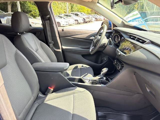 Used 2022 Buick Encore GX Select FWD image 27