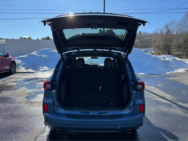 Certified 2023 Ford Escape ST-Line w/ Tech Pack #1 image 9