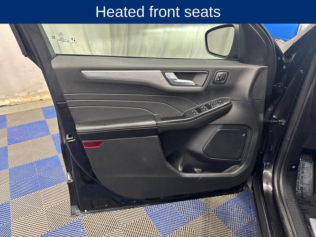 Certified 2025 Ford Escape Platinum AWD/4WD image 11