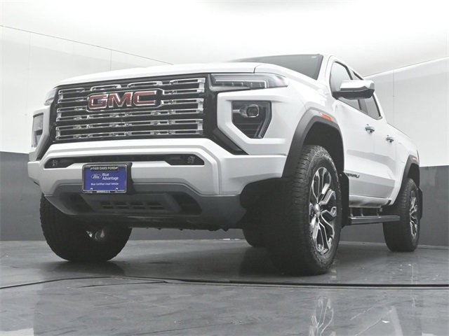 Used 2023 GMC Canyon Denali image 3