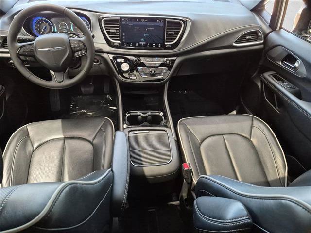 Used 2026 Chrysler Pacifica Limited w/ S Appearance Package FWD image 19