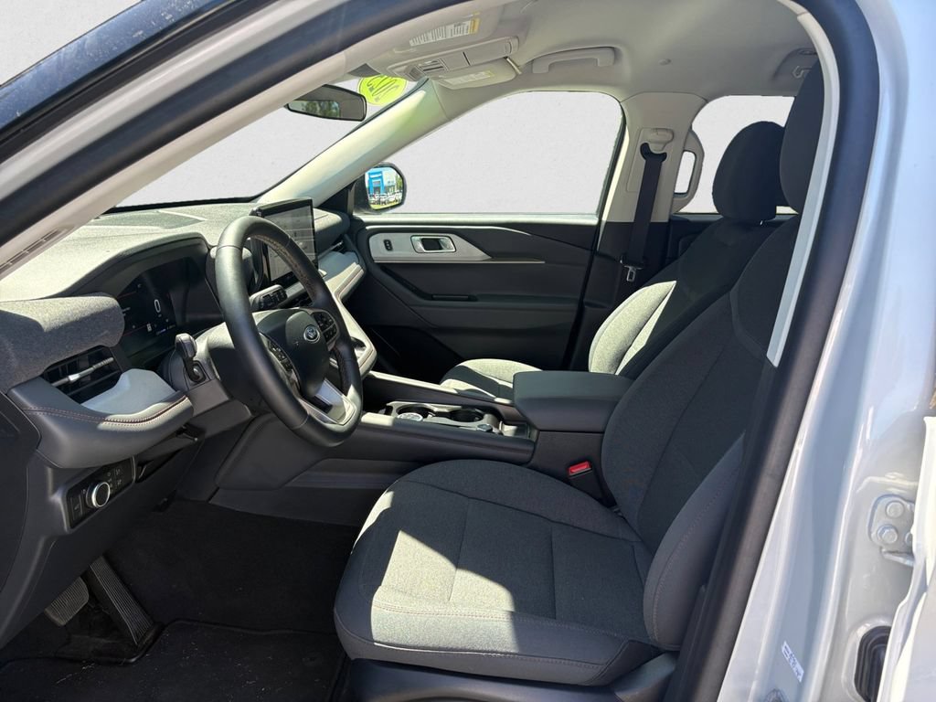 Certified 2025 Ford Explorer Active AWD/4WD image 9