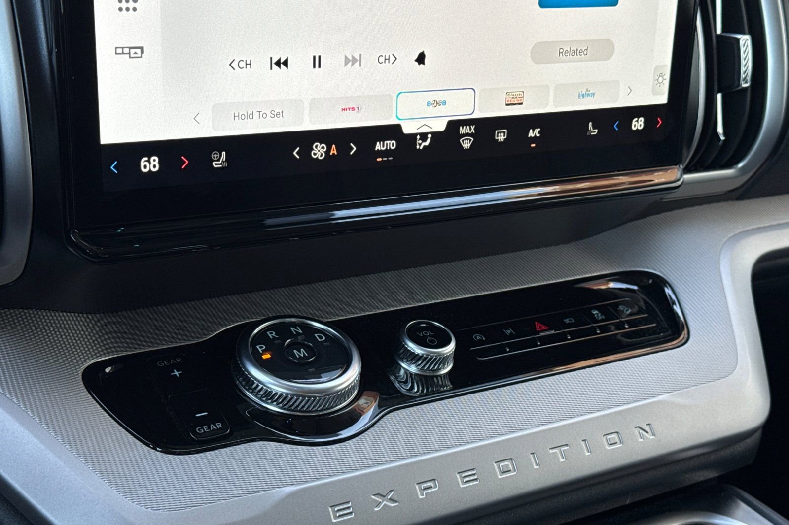 Certified 2025 Ford Expedition Active image 23