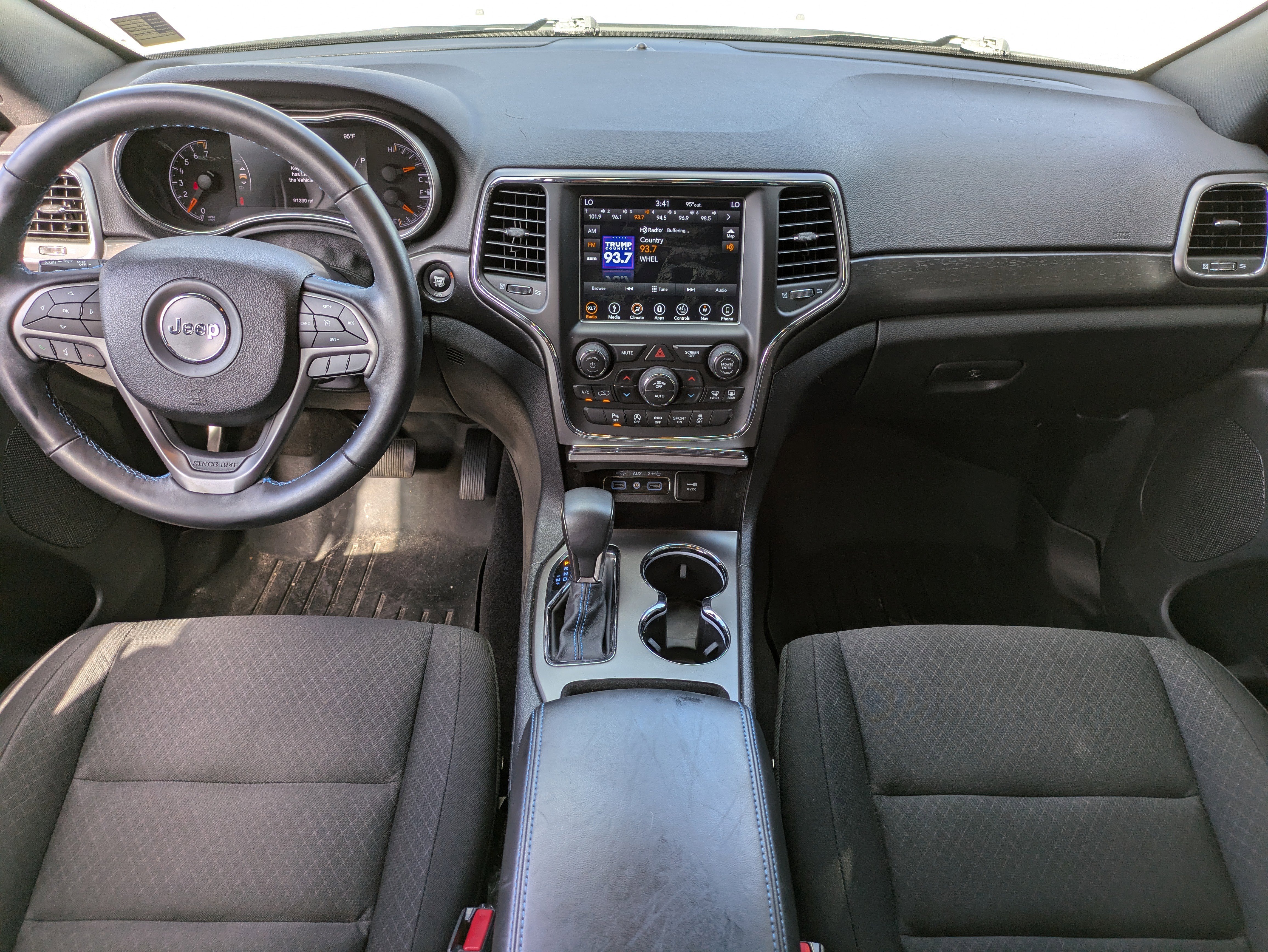Used 2018 Jeep Grand Cherokee Laredo image 16