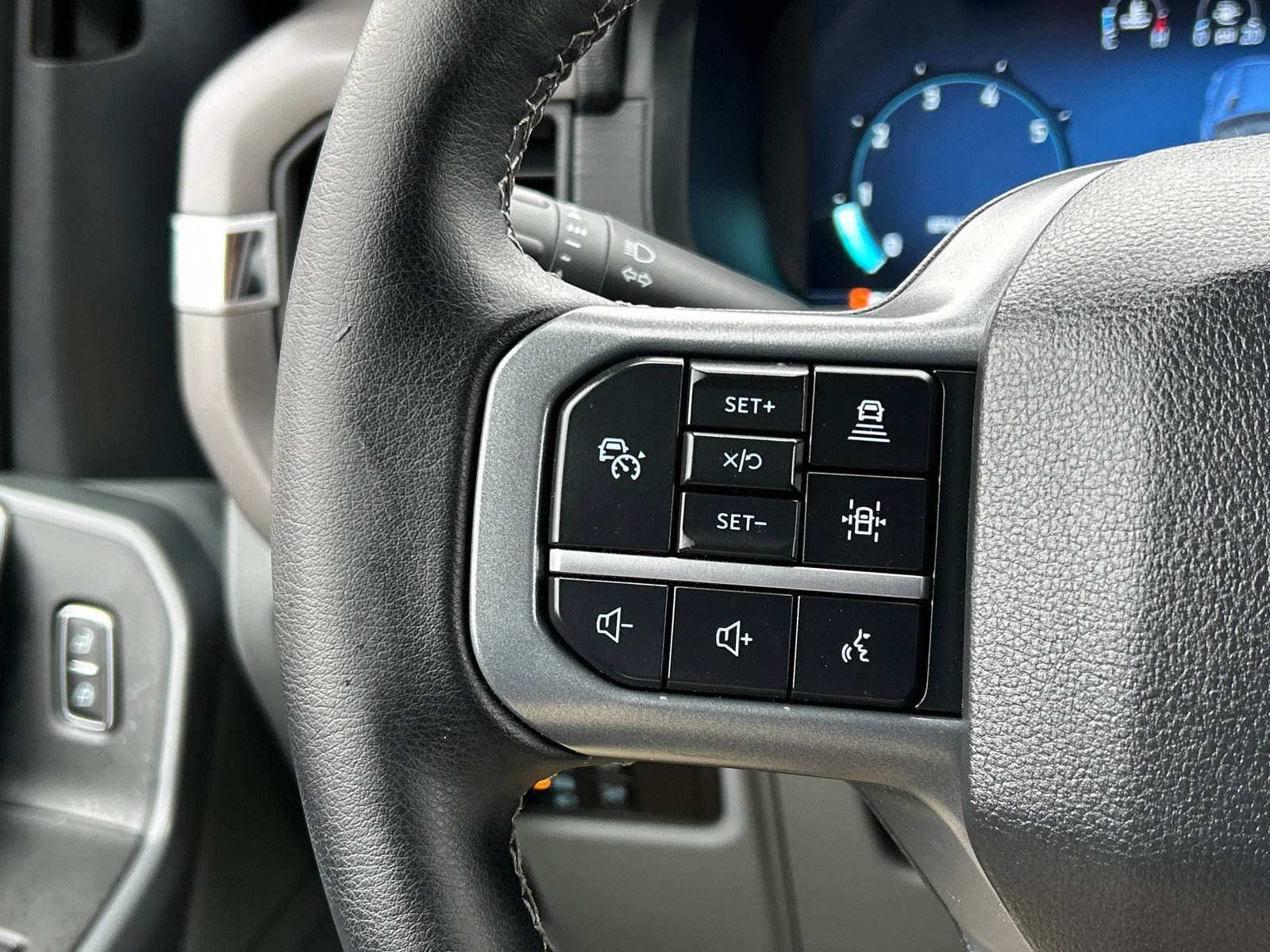 Certified 2024 Ford F150 XLT w/ Equipment Group 302A MID AWD/4WD image 14