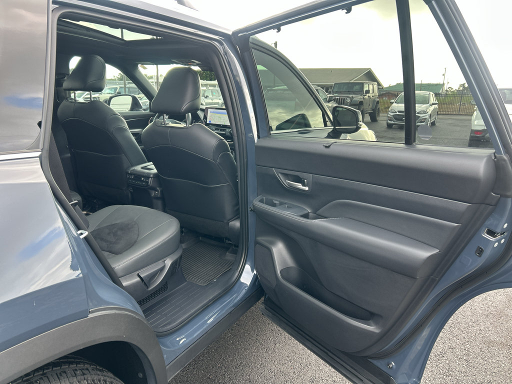 Used 2025 Toyota Grand Highlander AWD Hybrid image 29