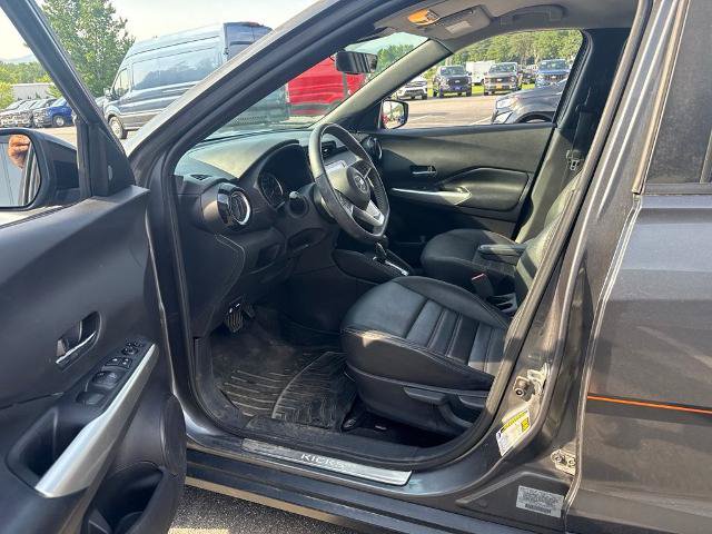 Used 2020 Nissan Kicks SR w/ SR Premium Package FWD image 9