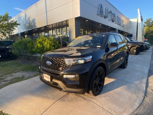 Certified 2023 Ford Explorer ST w/ Equipment Group 401A AWD/4WD image 4