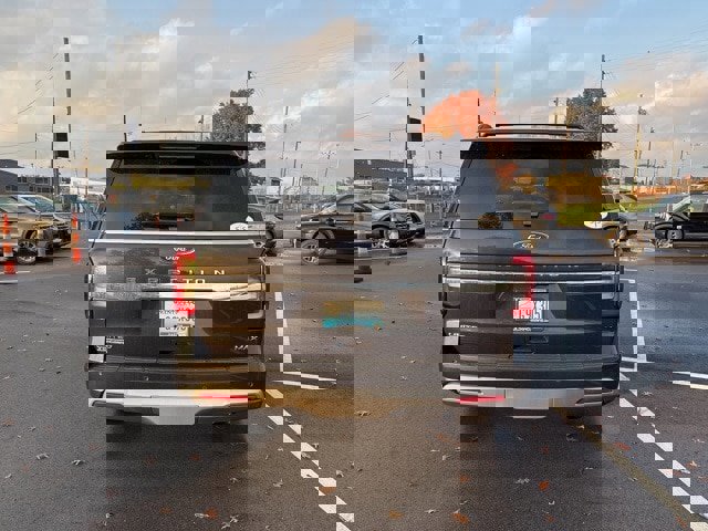 Certified 2022 Ford Expedition Max Limited image 3