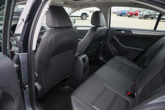 Used 2017 Volkswagen Jetta SE image 21