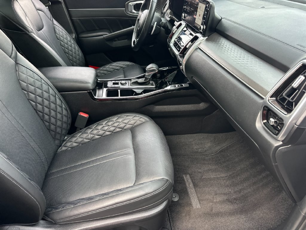 Used 2023 Kia Sorento SX AWD/4WD image 15