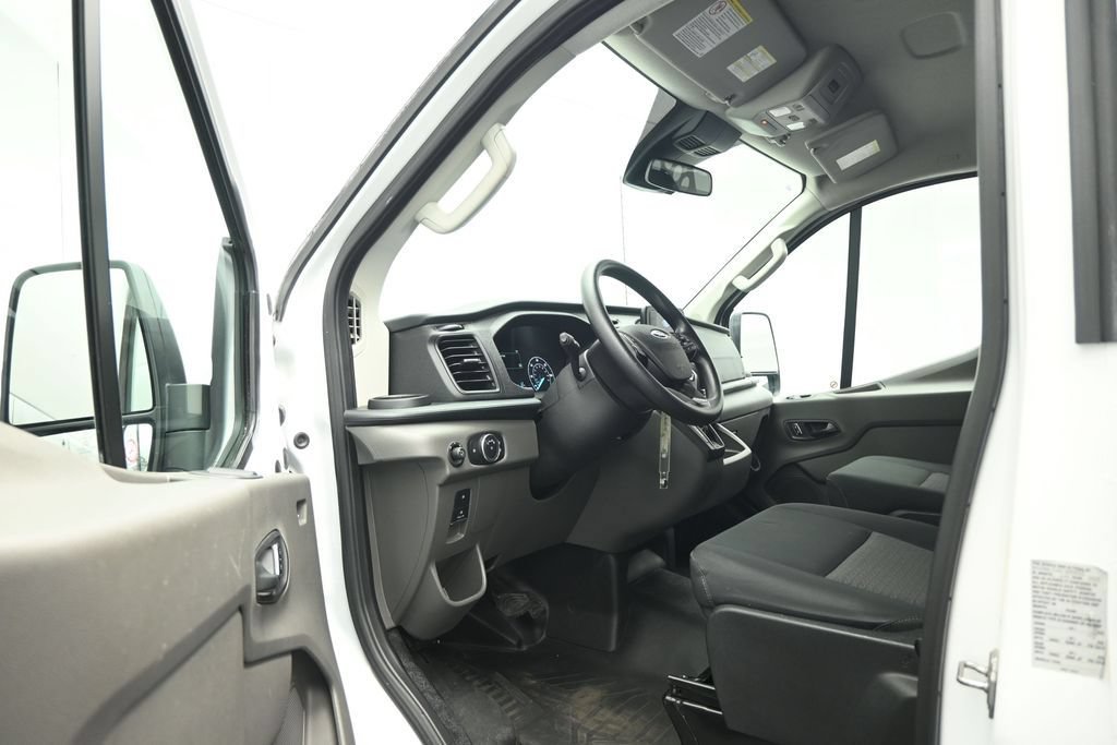 Certified 2025 Ford Transit 250 Low Roof w/ Exterior Upgrade Package RWD image 7