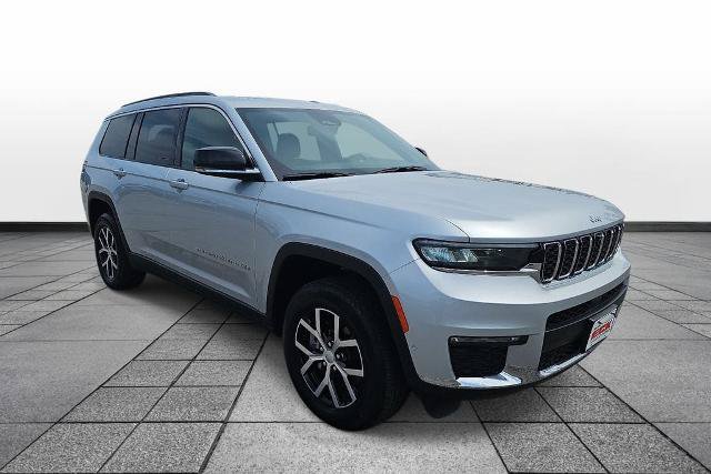 Used 2024 Jeep Grand Cherokee L Limited w/ Luxury Tech Group II AWD/4WD image 3