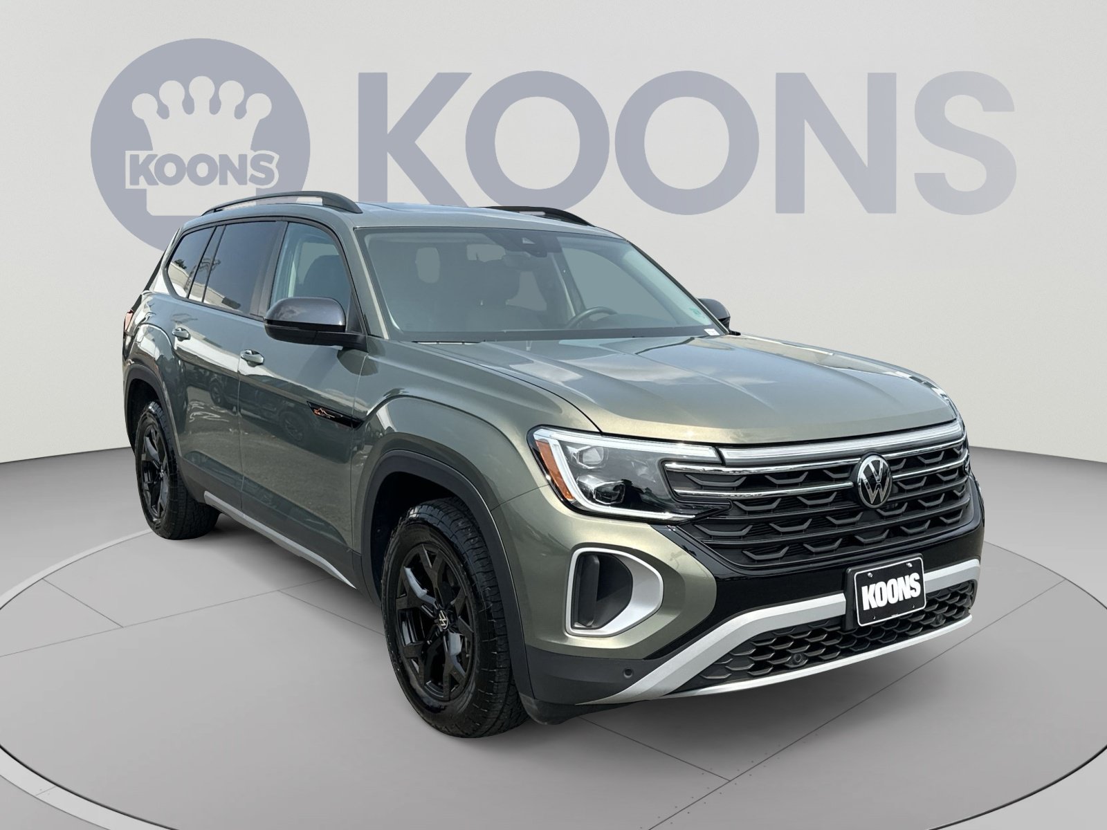 Used 2025 Volkswagen Atlas Peak Edition SE AWD/4WD image 18