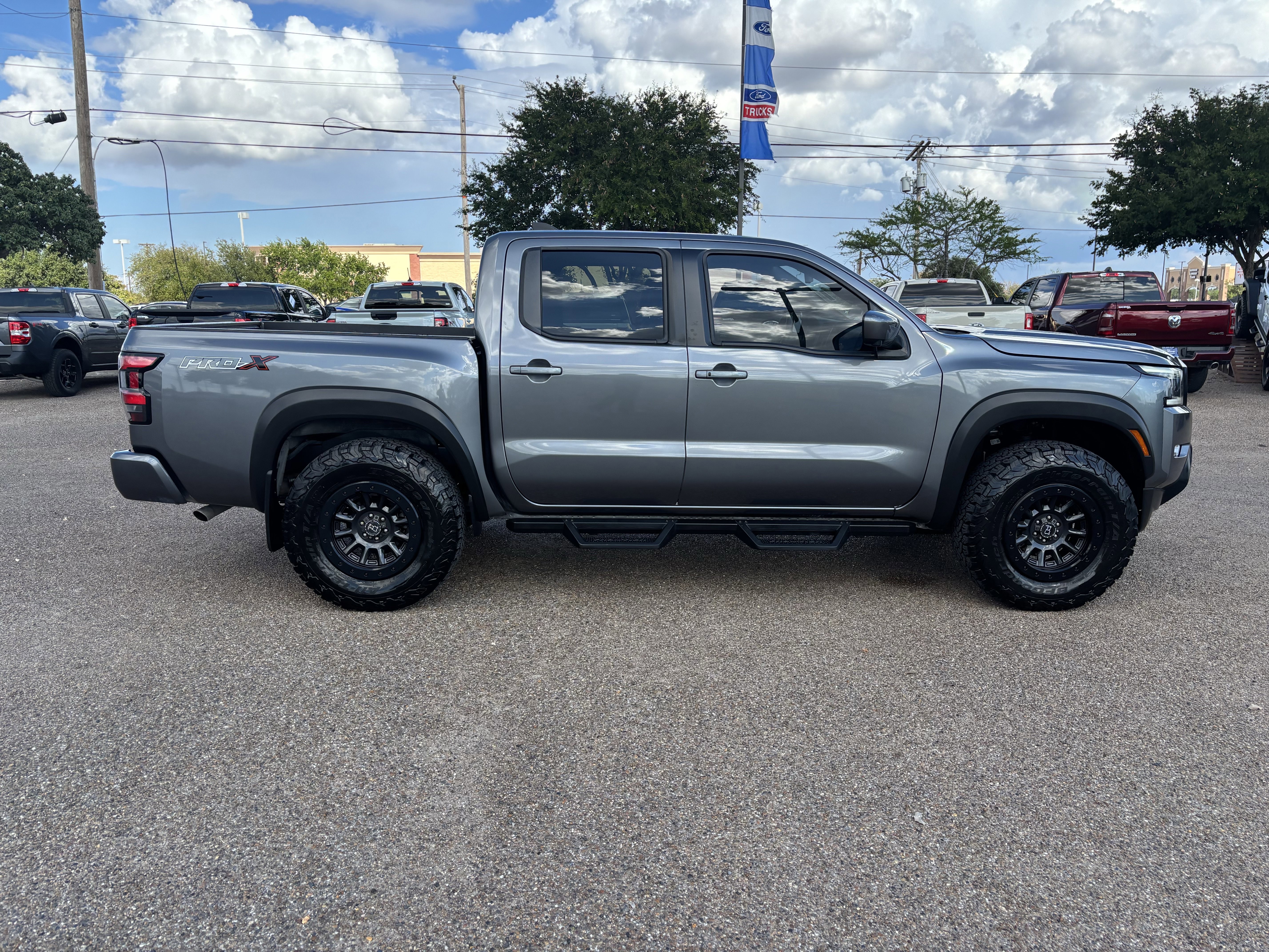 Used 2023 Nissan Frontier Pro-X w/ Pro-X Premium Package image 4