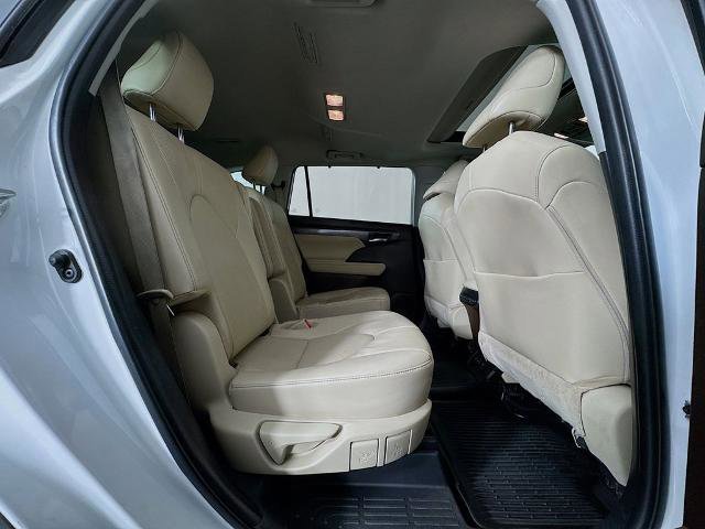 Used 2022 Toyota Highlander Limited image 30