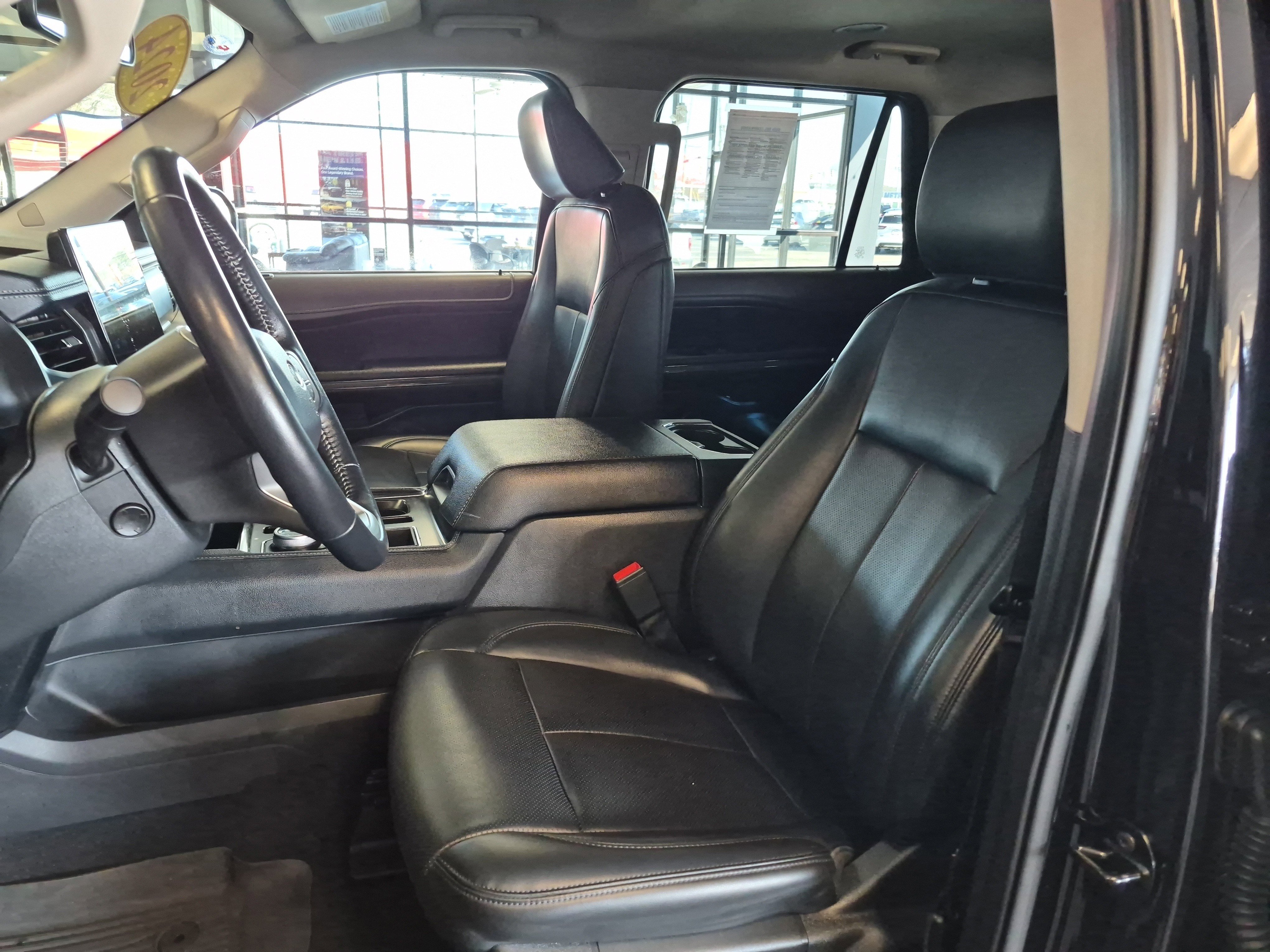 Certified 2024 Ford Expedition XLT image 10