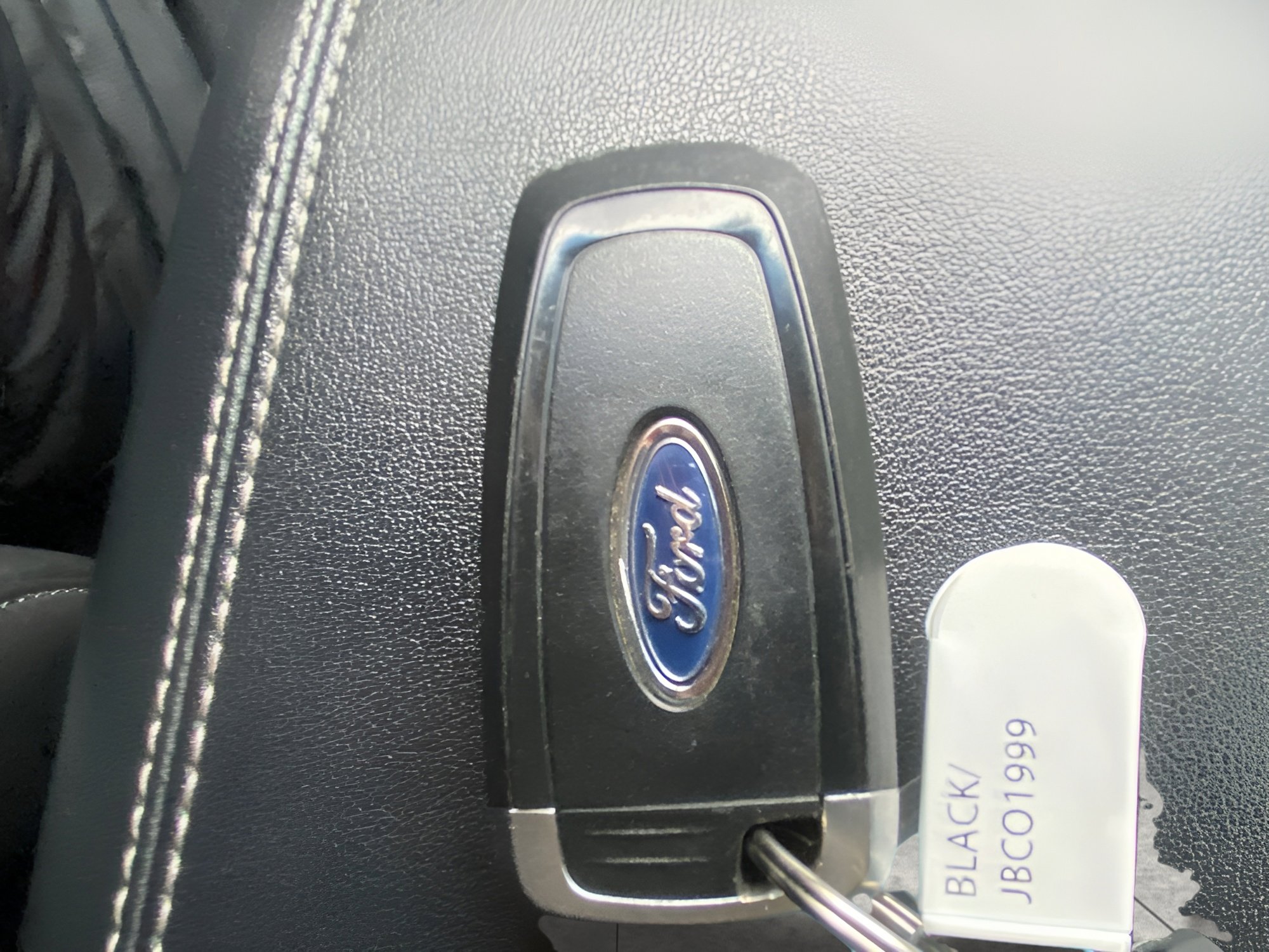 Certified 2018 Ford Edge Titanium w/ Equipment Group 301A AWD/4WD image 18