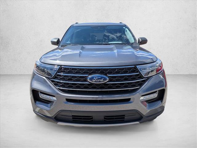 Certified 2021 Ford Explorer XLT w/ Equipment Group 202A AWD/4WD image 2