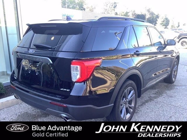 Certified 2023 Ford Explorer XLT w/ Equipment Group 202A AWD/4WD image 3