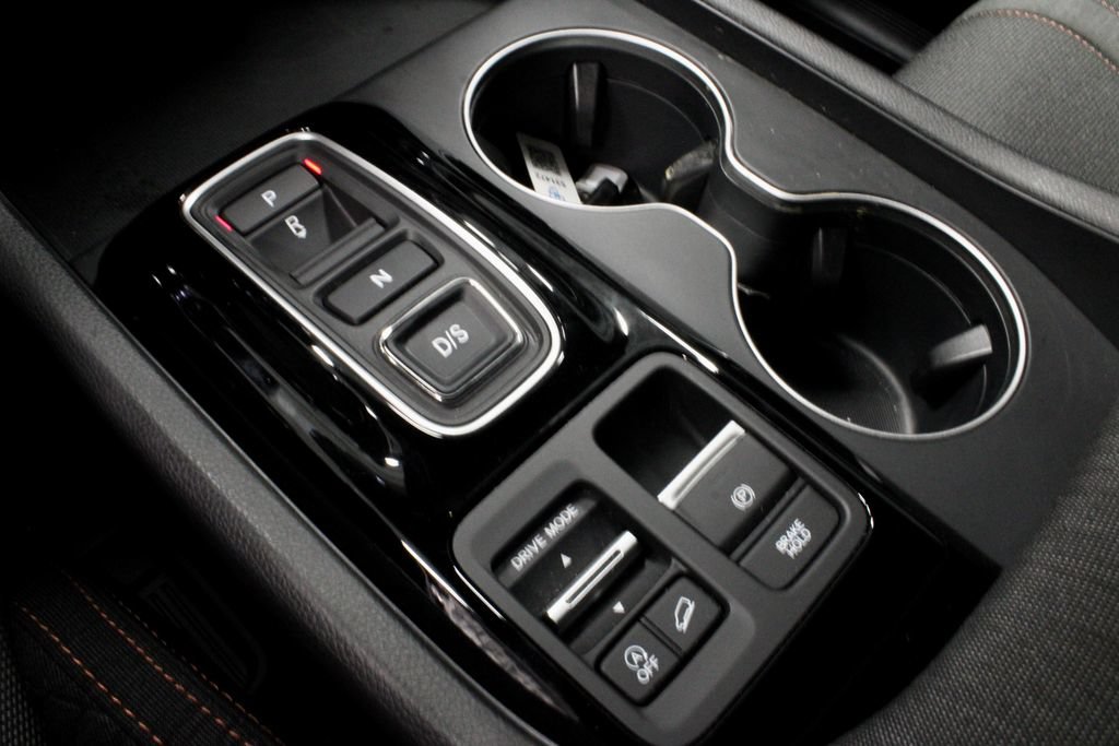 Used 2025 Honda Pilot Sport image 30