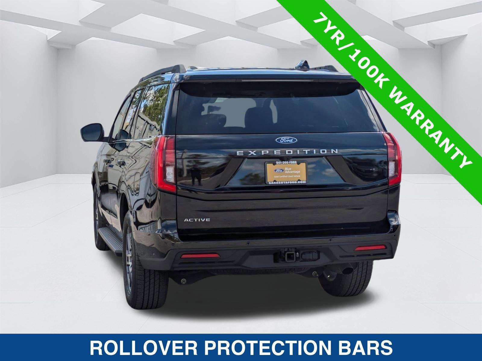 Certified 2025 Ford Expedition Active image 2