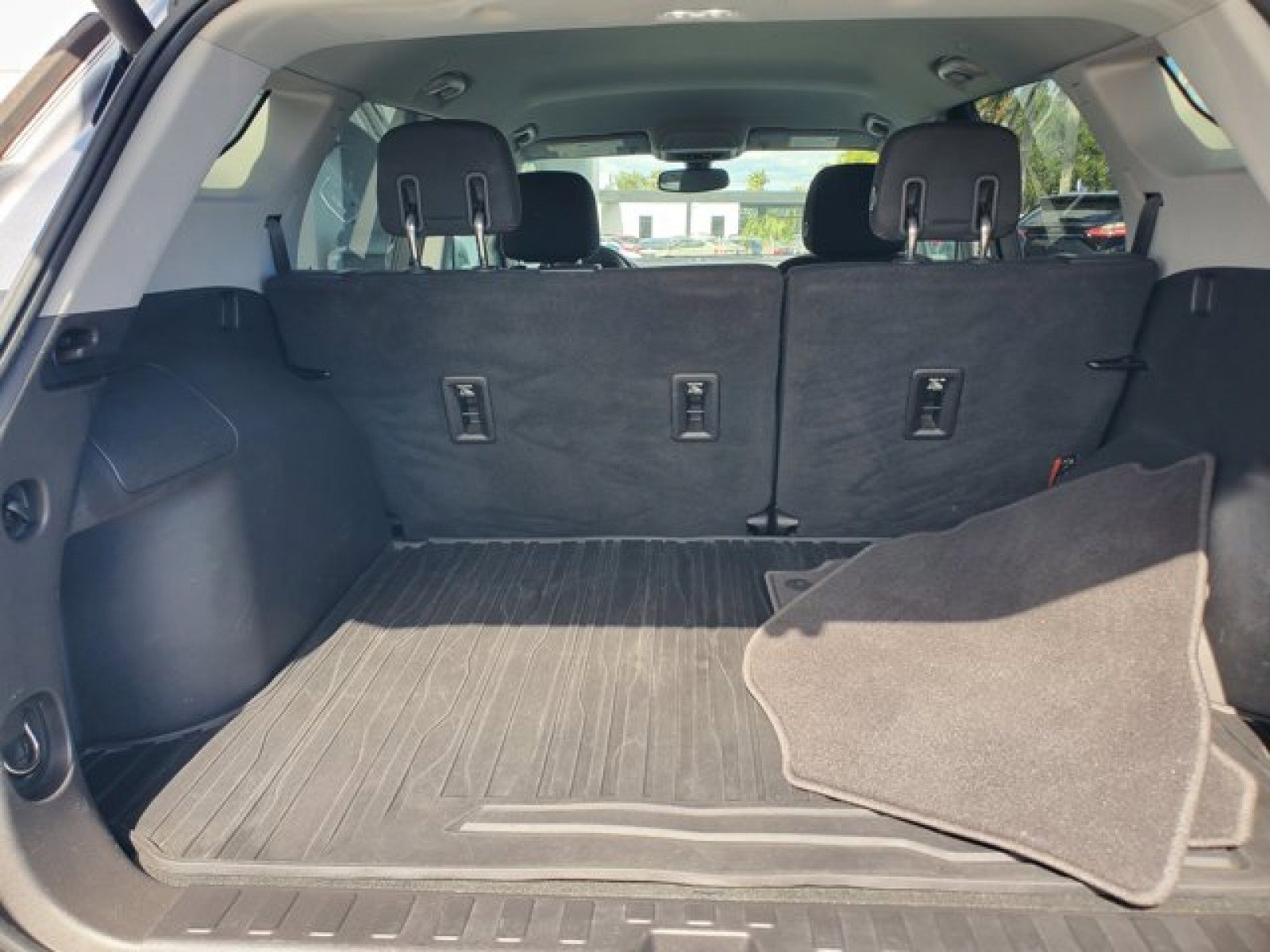 Used 2019 GMC Terrain SLE w/ Driver Convenience Package image 8