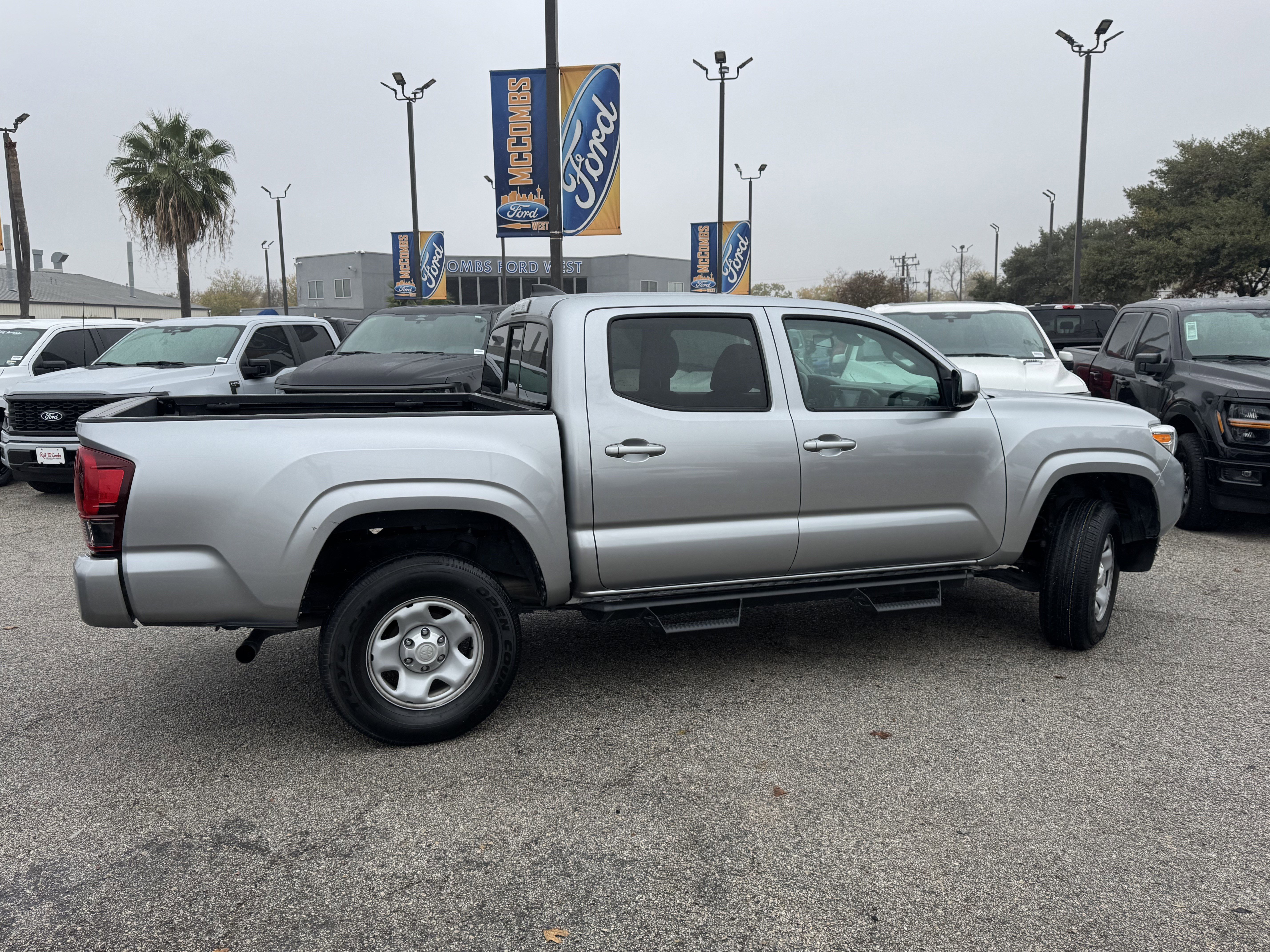 Used 2023 Toyota Tacoma SR image 4