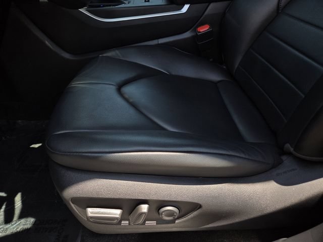 Used 2023 Toyota Highlander XLE FWD image 14