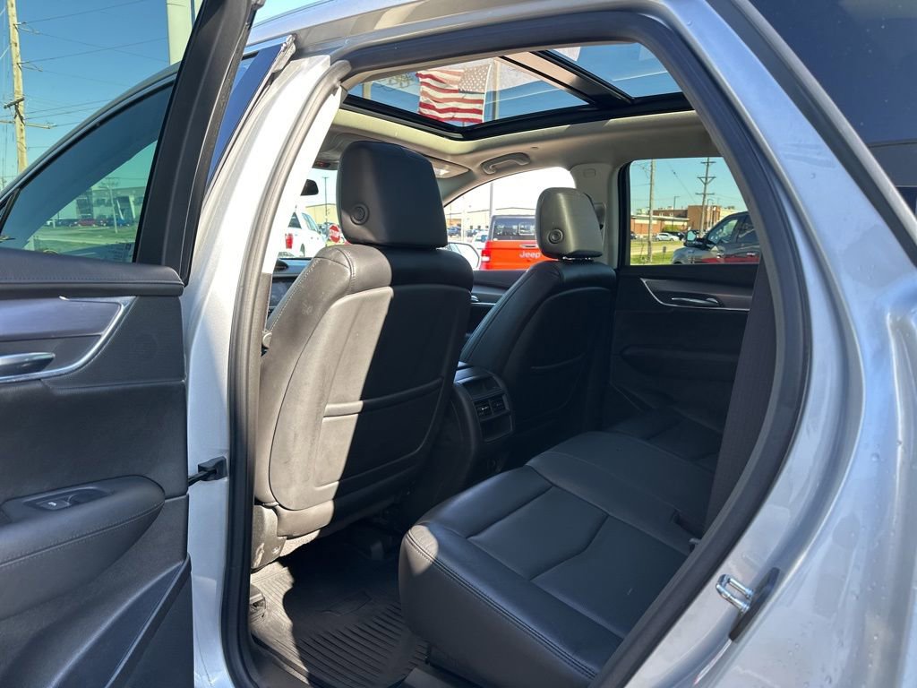 Used 2017 Cadillac XT5 Premium Luxury w/ LPO, Wheel Lock Package image 19