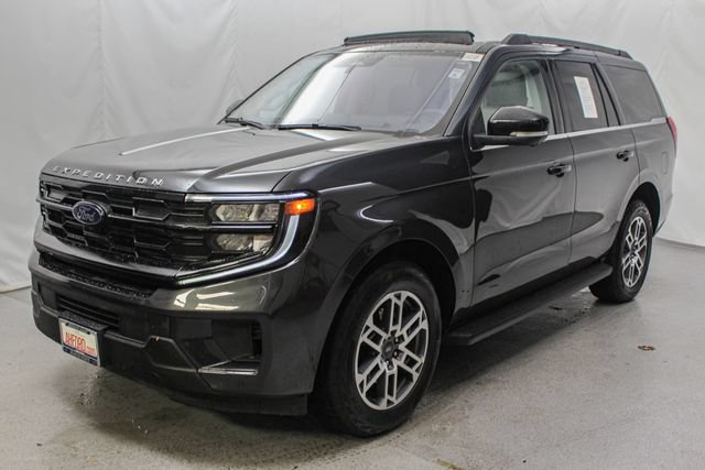 Certified 2025 Ford Expedition Active AWD/4WD image 5