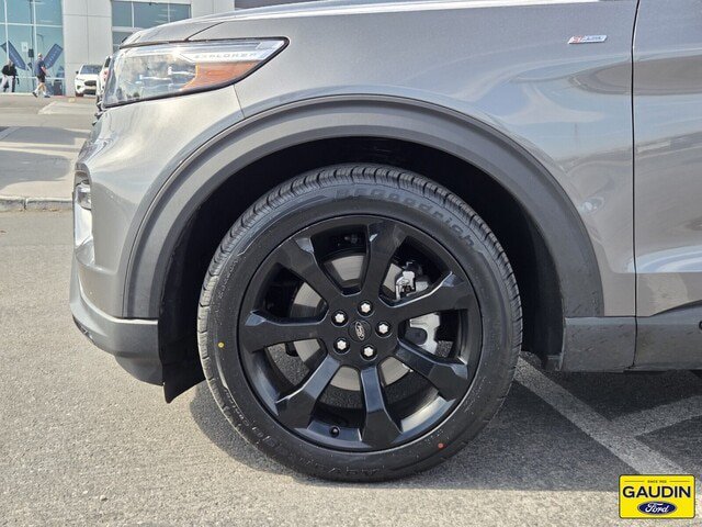 Certified 2024 Ford Explorer ST-Line w/ Class IV Trailer Tow Package RWD image 10