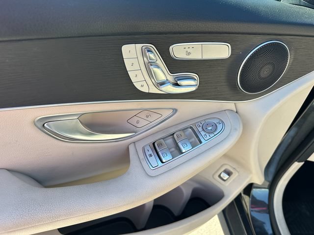 Used 2021 Mercedes-Benz GLC 300 4MATIC w/ Driver Assistance Package image 21