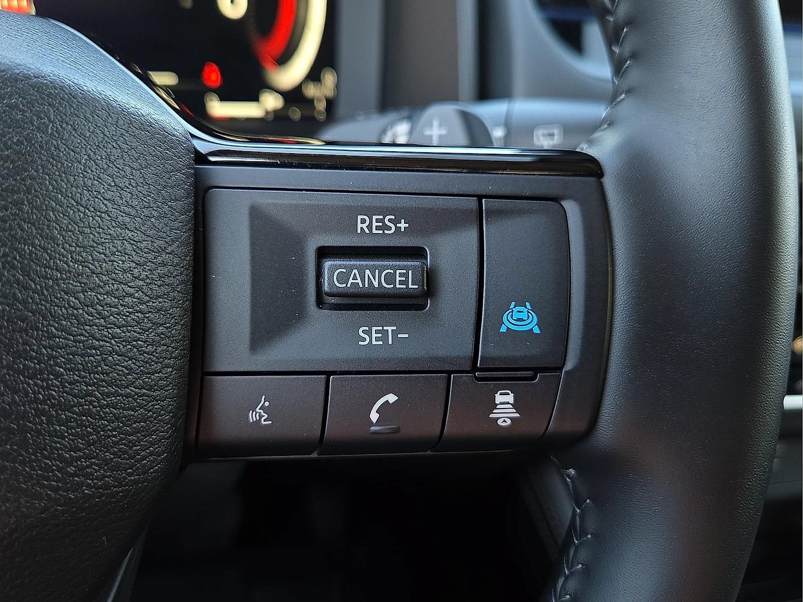 Used 2025 Nissan Rogue Platinum w/ Platinum Premium Package AWD/4WD image 20