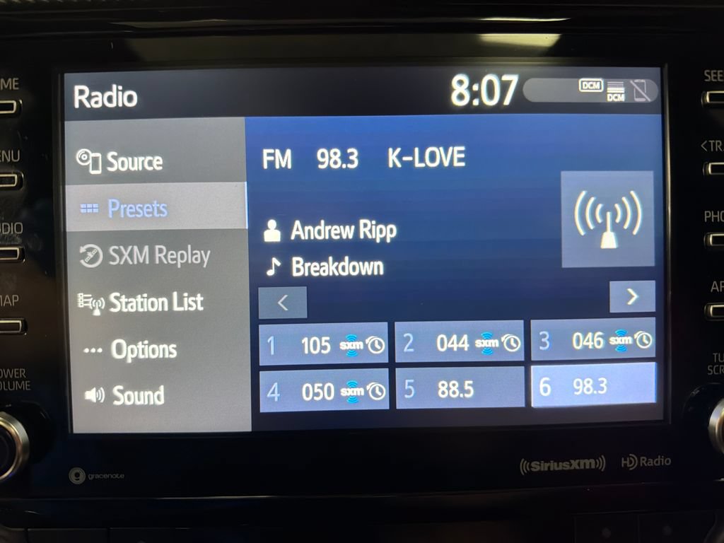 Used 2022 Toyota Highlander XSE FWD image 26
