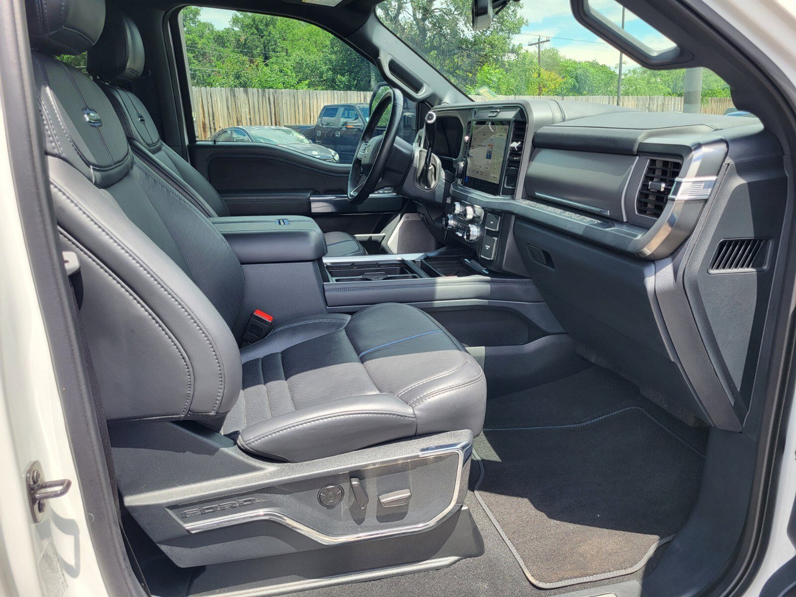 Certified 2025 Ford F350 Platinum AWD/4WD image 13