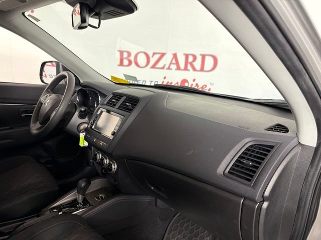 Used 2024 Mitsubishi Outlander Sport ES AWD/4WD image 17