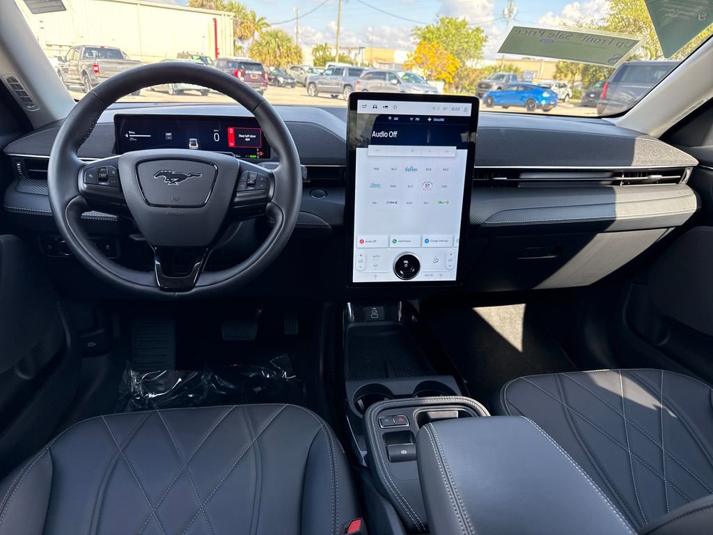 Certified 2025 Ford Mustang Mach-E Select image 6