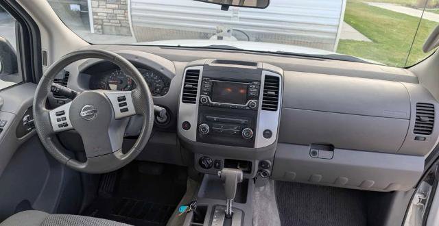 Used 2017 Nissan Frontier SV image 5