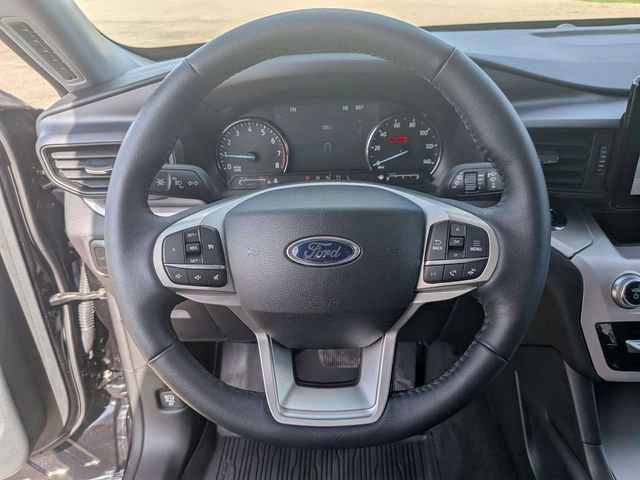 Certified 2024 Ford Explorer XLT w/ Class IV Trailer Tow Package AWD/4WD image 18
