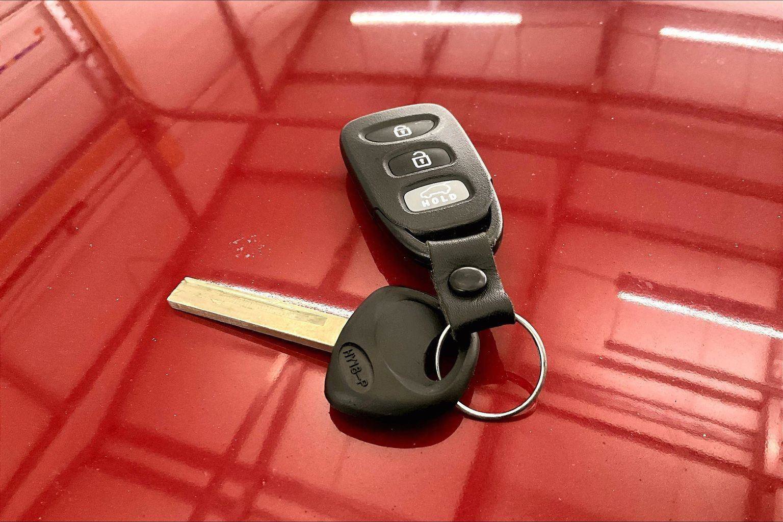 Used 2017 Hyundai Elantra GT image 11