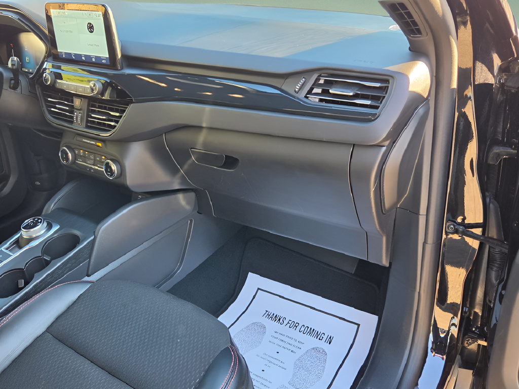 Certified 2025 Ford Escape ST-Line AWD/4WD image 32