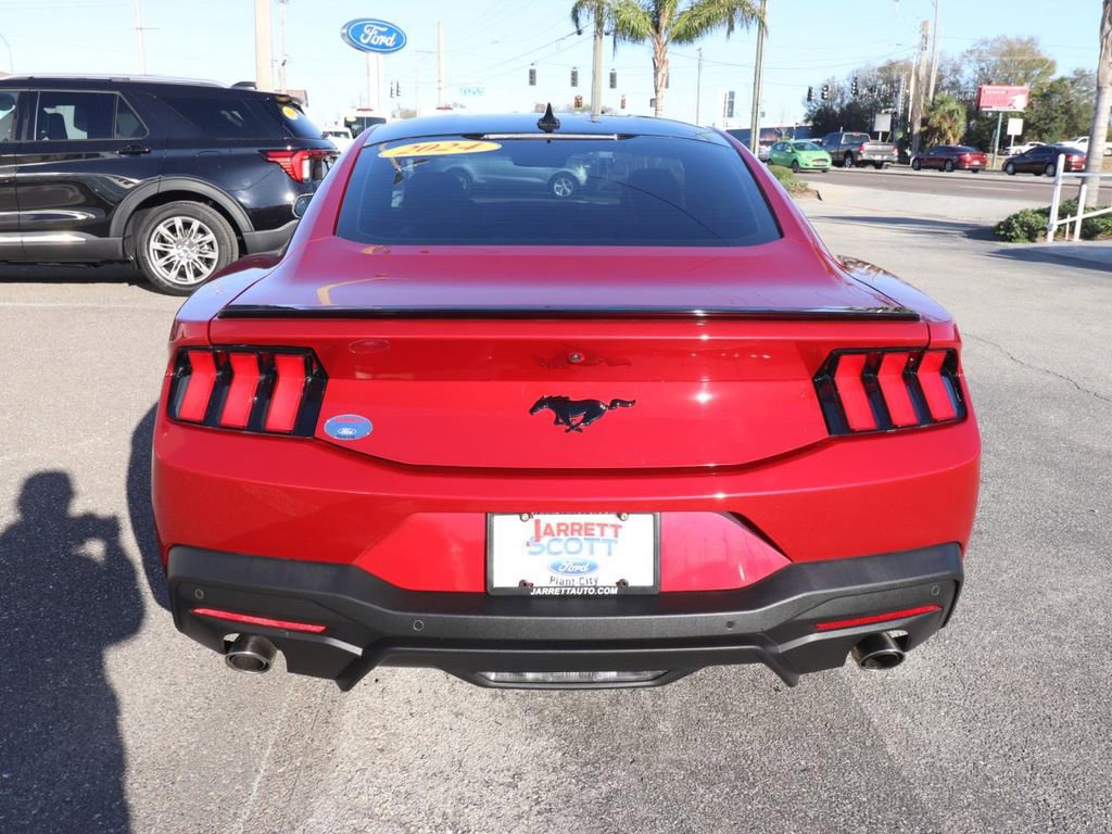 Certified 2024 Ford Mustang Coupe image 4