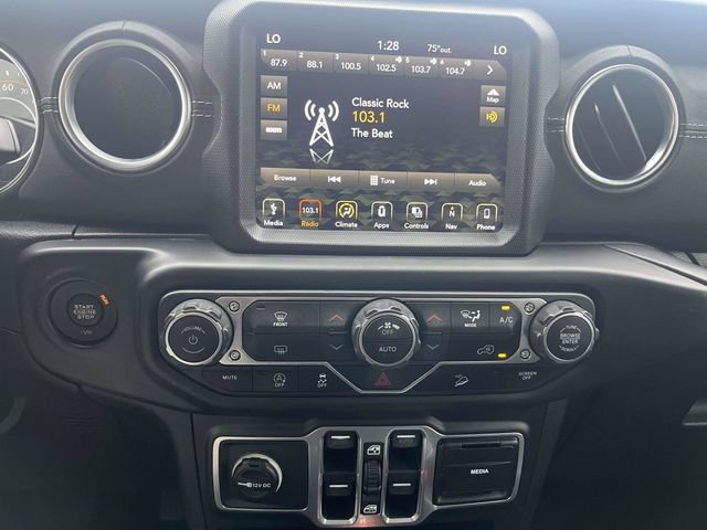 Used 2018 Jeep Wrangler Unlimited Sahara AWD/4WD image 26