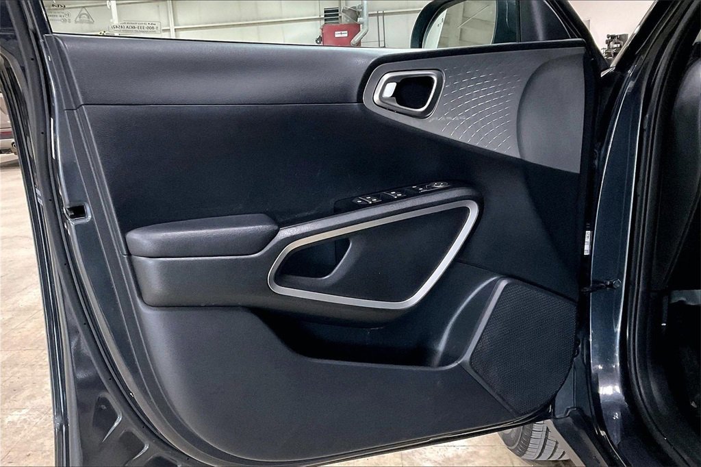 Used 2024 Kia Soul LX w/ LX Technology Package image 21