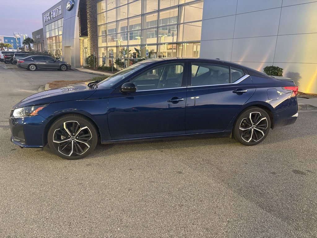 Used 2024 Nissan Altima 2.5 SR video 2